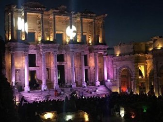 Efes Antik Kenti’nde ''Göklerde Konuşulan Aşk'' Müzikali