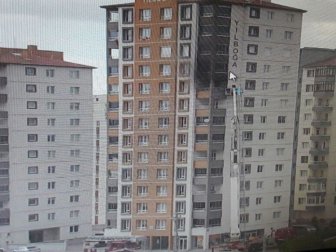 Kayseri'de Bir Binanın 9. Katında Çıkan Yangın Korku Dolu Anların Yaşanmasına Neden Oldu