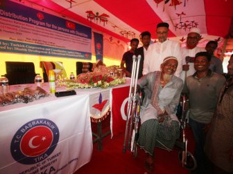 TİKA, Bangladeş’te Engellilere Ekipman ve Malzeme Desteği