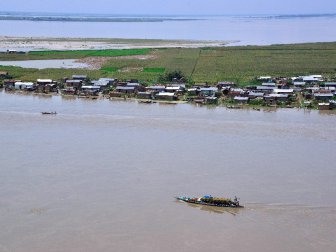 Hindistan, Assam’ı Vuran Selden 13 Bin Kişi Etkilendi