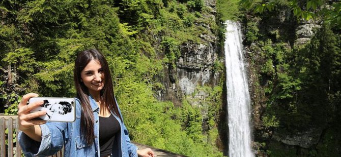 Maral Şelalesi gezginleri bekliyor