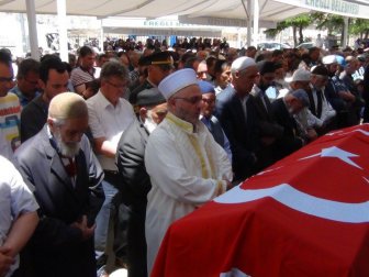 Malatya'da Gölete Atlayan Kadını Kurtarırken Boğulan Şahıs Toprağa Verildi (İsmail Öztürk)
