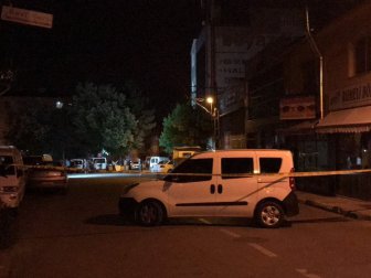 Karakola Poşet Atıp "Bomba Var" Diye Bağırıp Polisi Harekete Geçirdi