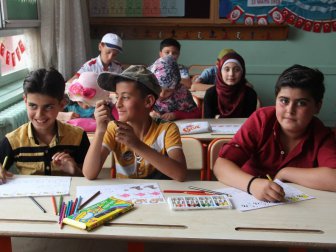 Ankara'da 812 Suriyeli Çocuk Karne Sevinci Yaşadı