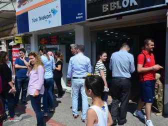 Balıkesir’de Deprem! Vatandaşlar Kendilerini Sokaklara Attı