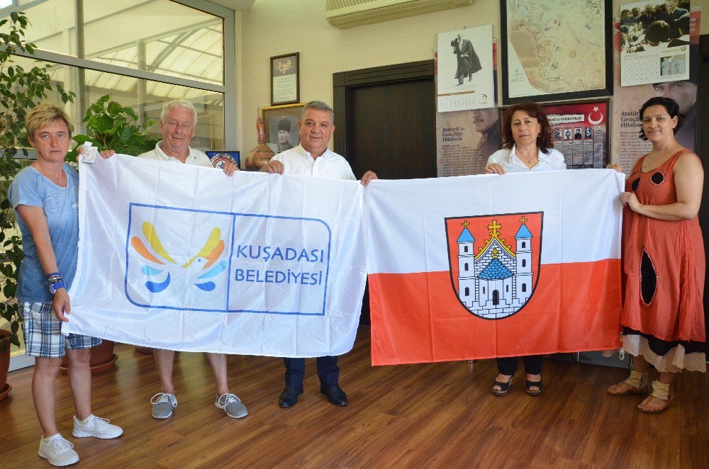 Alman Turistlerin 27 yıldır tercihi Kuşadası!..