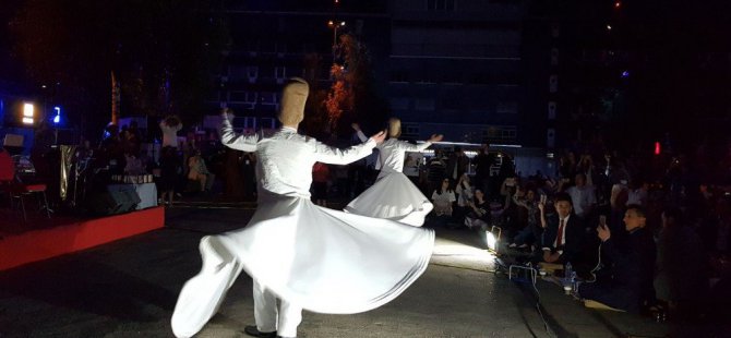 İsviçre Zürih’te Turbineplatz Meydanı'nda Açık hava iftarı