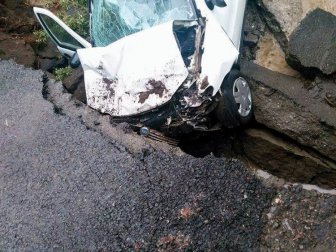 Sivas, Yıldızeli'de Köprü Çöktü, Otomobil Irmağa Uçtu