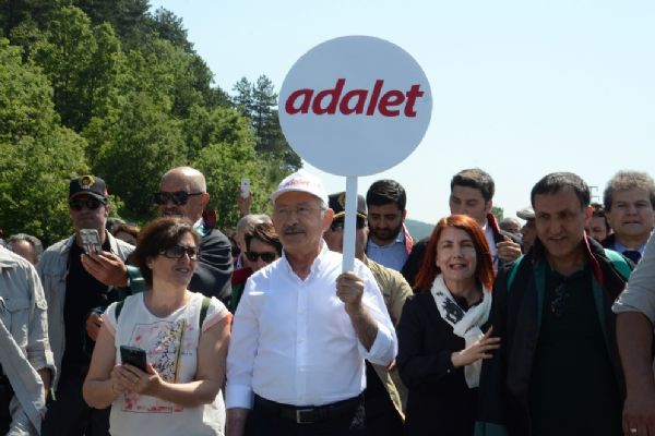 Bir parti ve bir sendika daha CHP'nin yürüyüşüne katılacağını duyurdu