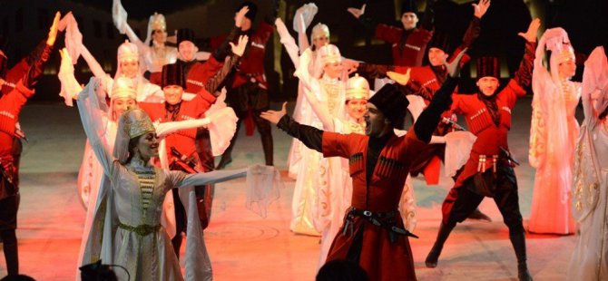 Türk Dünyası bu festivalde buluştu : İnegöl'de büyük coşku