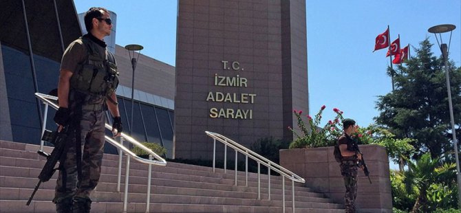 İzmir'de Dev FETÖ operasyonu : Çok sayıda gözaltı var