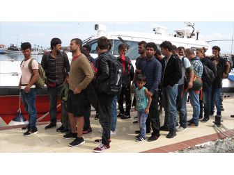 İstanbul’da Son 24 Saatte 449 Düzensiz Göçmen Yakalandı
