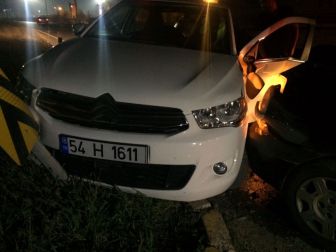 Sakarya’da Trafik Kazası: 3 Yaralı