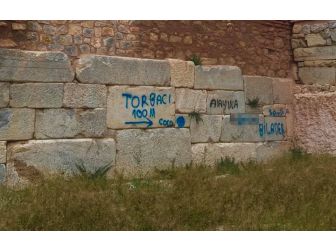 Zehir Tacirleri Uyuşturucuya Giden Yolu Okla İşaretledi