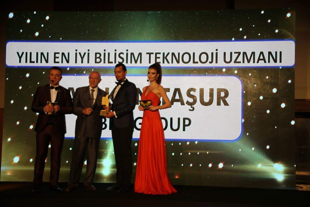 Ulusal Post yazarı Atakan TAŞUR' A BÜYÜK ONUR