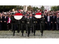 Chp'nin Cumhurbaşkanı Adayı İnce Anıtkabir'i Ziyaret Etti