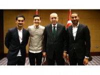 Cumhurbaşkanı Erdoğan Premier Lig'de Oynayan Türk Futbolcularla Buluştu