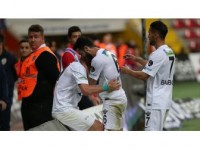 Akhisarspor'da Çifte Mutluluk