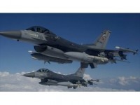 Irak'ın Kuzeyindeki Zap Bölgesine Hava Harekatı