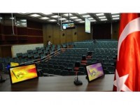 İnce'nin Mitingi Öncesi Erdoğan'a Küfreden 6 Kişi Tutuklandı