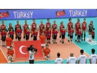 A Milli Kadın Voleybol Takımı Gümüş Madalyada Kaldı