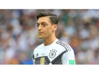 Mesut Özil'e "Açıklama Yap" Baskısı