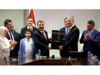 Fahrettin Koca Sağlık Bakanlığında Görevi Devraldı