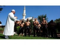 Pehlivanlar Er Meydanına Dua İle Uğurlanıyor