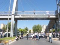 Adıyaman'da Üst Geçitten Atlayan Genci Sağlık Ekipleri Hasta Taşıma Brandasıyla Havada Tuttu