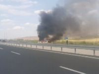 Sivas-Kayseri Karayolunda Kaza Yapan Minibüs Saatler Sonra Alev Alev Yandı