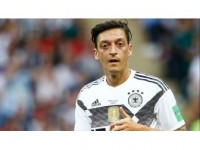 Mesut'un Milli Takım Kararı Dünya Medyasında Manşetlerde