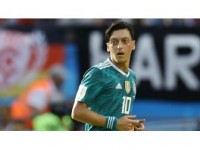 Paulo Coelho'dan Mesut Özil Paylaşımı