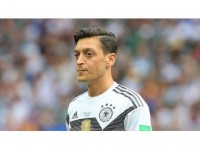 Alman Taraftarlardan Mesut Özil'e Destek