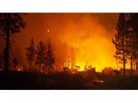 California'daki Yangınlar 50 Bin Kişiyi Evinden Etti