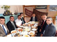 Bakan Selçuk Şoförlerle Kahvaltı Yaptı