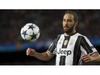 Milan, Higuain'i Kadrosuna Katmaya Hazırlanıyor