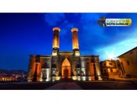Çifte Minareli Medrese'ye Turist İlgisi