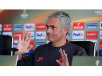 Mourinho'dan 259 Saniyelik Basın Toplantısı
