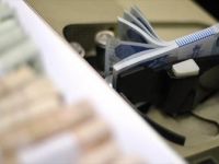 Hazine 2 Milyar 206,6 Milyon Lira Borçlandı