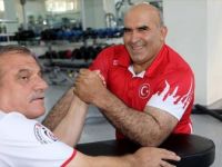 'Demir Bilek' Mazak, Dünya Şampiyonası'na Yalnız Hazırlanıyor