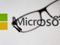 Microsoft, Apple'dan Tacını Geri Aldı