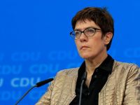 Almanya'da Annegret Kramp-karrenbauer nasıl zirveye oturdu?