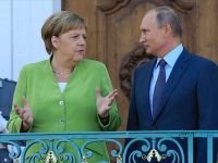 Putin İle Merkel Telefonda Görüştü