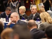 Bakan Çavuşoğlu: 'DEAŞ'ın Temizlenmesi ve ABD'nin Çekilmesi Koordineli Olmalı'