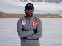 Antarktika'dan Topladığı Meteoritlerle 'Uzaya' Işık Tutacak