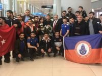Grekoromen Güreş Milli Takımı Yurda Döndü