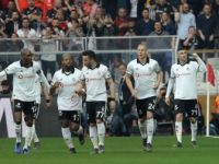 Siyah-Beyazlılar Galibiyet Serisiyle Zirveye Bir Adım Daha Yaklaştı