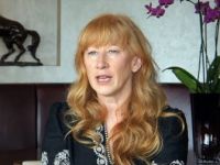 Kanadalı Müzisyen Loreena Mckennitt Türkiye'de 3 Konser Verecek