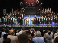 New York Tirana Üniversitesinde Mezuniyet Heyecanı