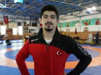 Milli Güreşçi Kerem Kamal Dünya Şampiyonu Oldu